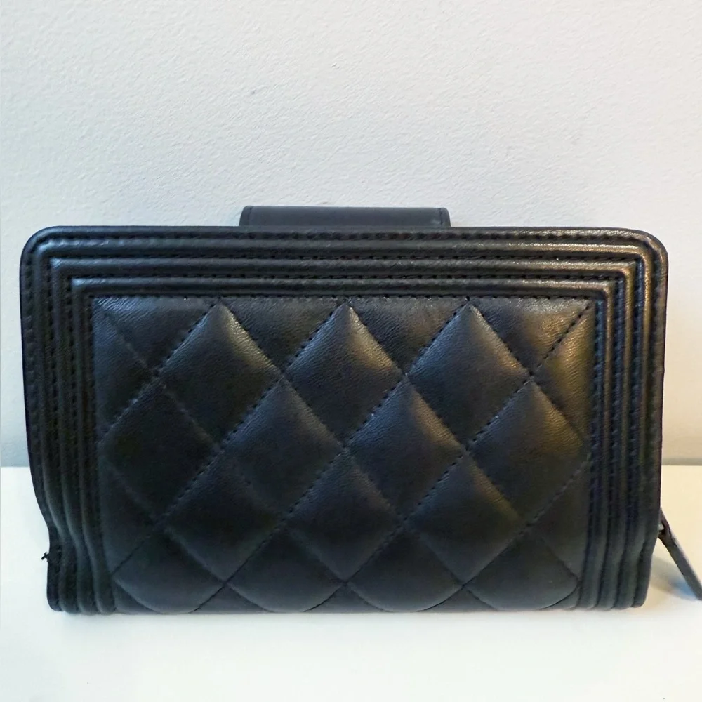 CHANEL Boy L-Zip Pocket Wallet Quilted Lambskin Leather Black
